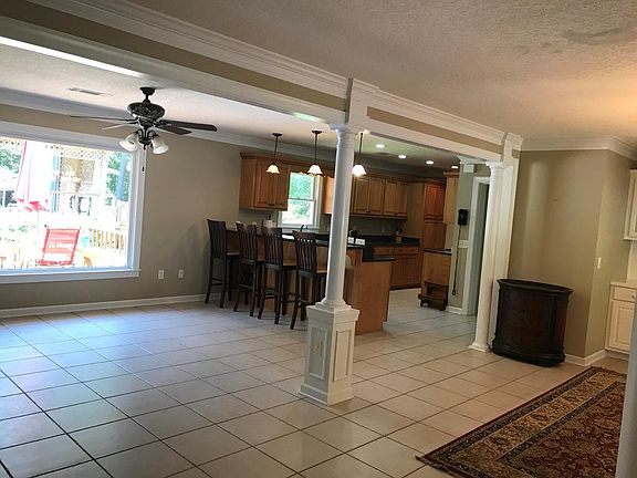 3rd image of 133 Mimosa Cir