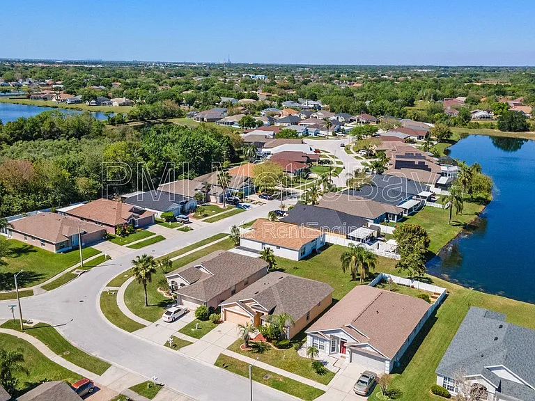 1010 Summer Breeze Dr — Photo 43