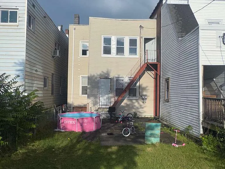 427 1st St #2 — Photo 27