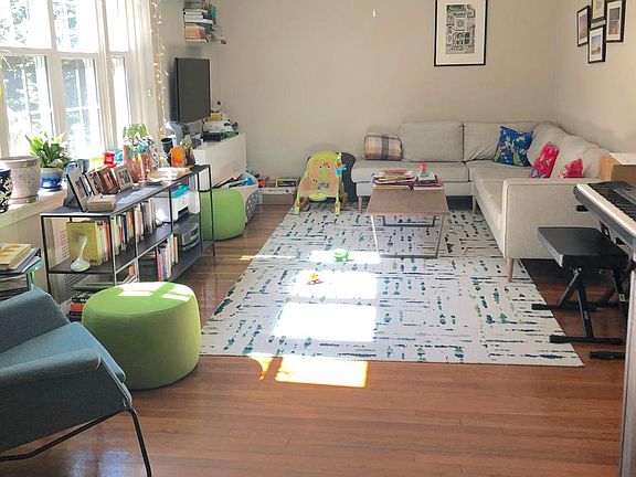 Sunny large Living room