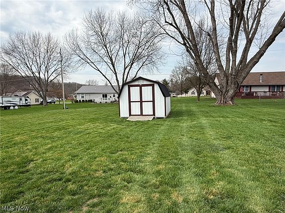 5th image of 1085 Walter Dr