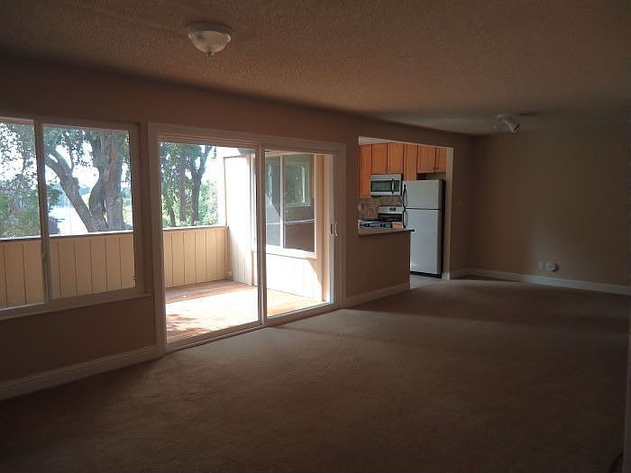 2nd image of 355 Parkview Ter #7