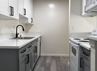 11255 Moorpark St #19, North Hollywood, CA 91602