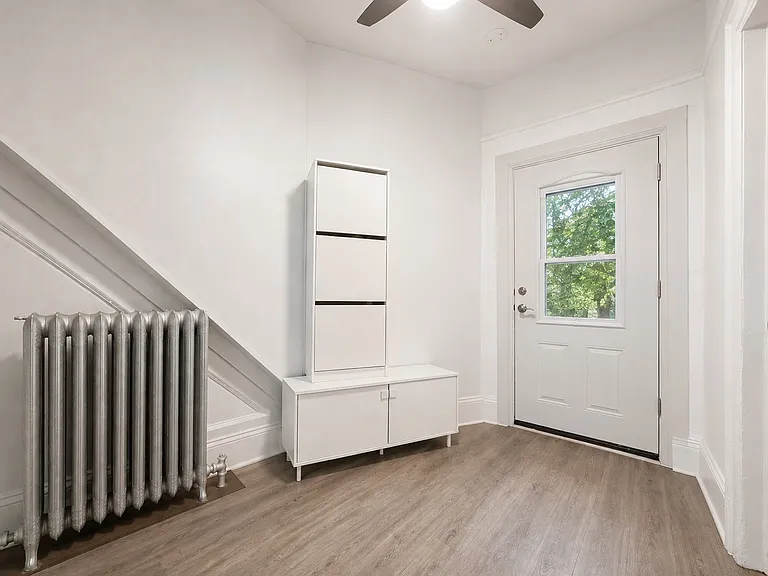 54 Cottage Pl #1 — Photo 5