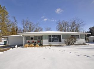 52916 Highland Dr, South Bend, IN