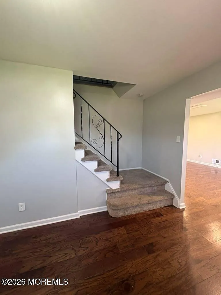 4 bed, 3.5 bath, 2851 sqft, $4,200 — Photo 3