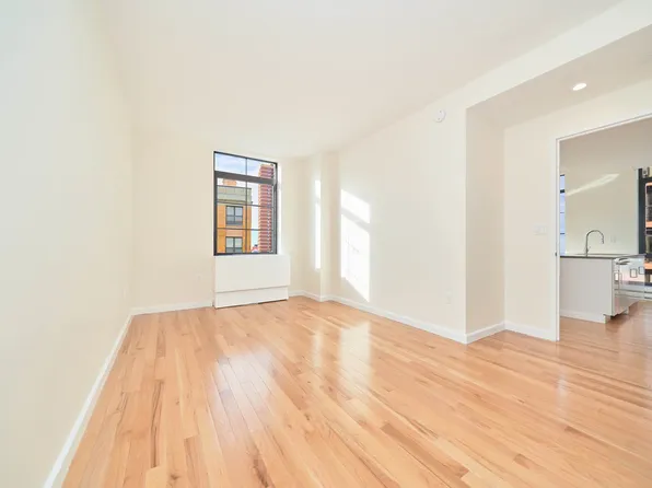 2211 3rd Avenue image 5 of 18