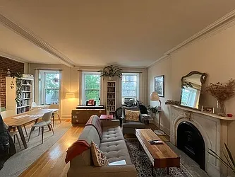 39 Seventh Avenue, #2