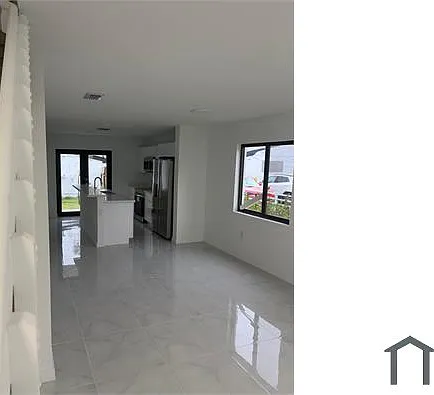 3 bed, 1400 sqft, $2,500 — Photo 2