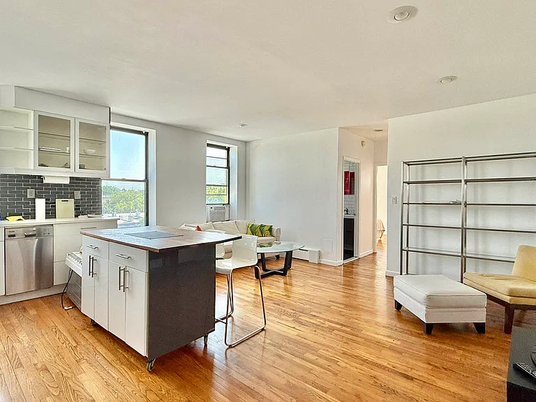 910 Park Pl #6A — Photo 3