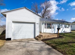705 E Prospect St, Cameron, MO 64429