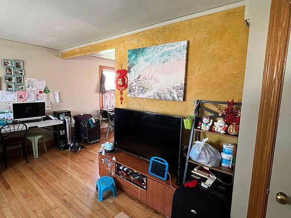 5th image of 4335 S Christiana Ave
