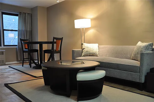 Sold by R New York | media 3