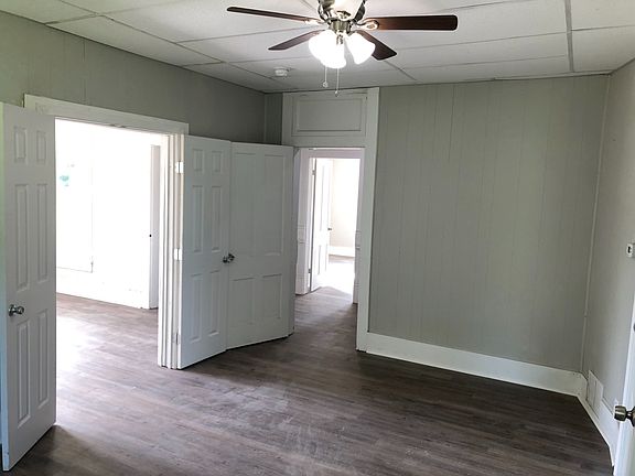 4th image of 1115 Burkett St