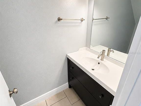 4th image of 4001 WOODFERN DRIVE #C1