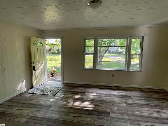 4th image of 416 Blalock Dr