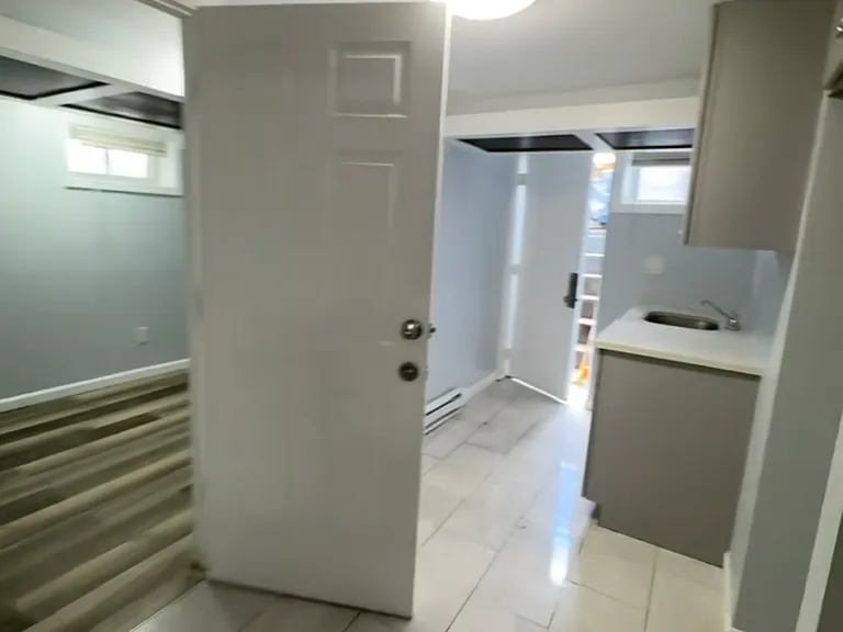 477 Clifton Ave #BASEMENT — Photo 15