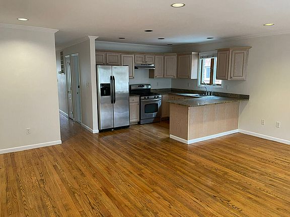 5th image of 15043 23rd Ave Floor 1