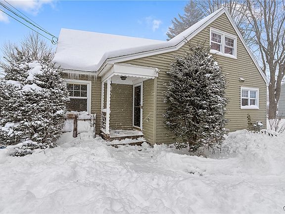 3rd image of 907 Leroy Rd