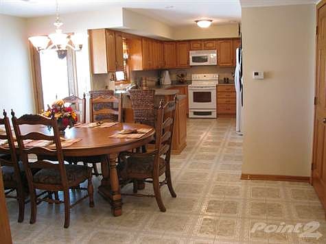 Large Eat-in Kitchen is 27 Feet long!