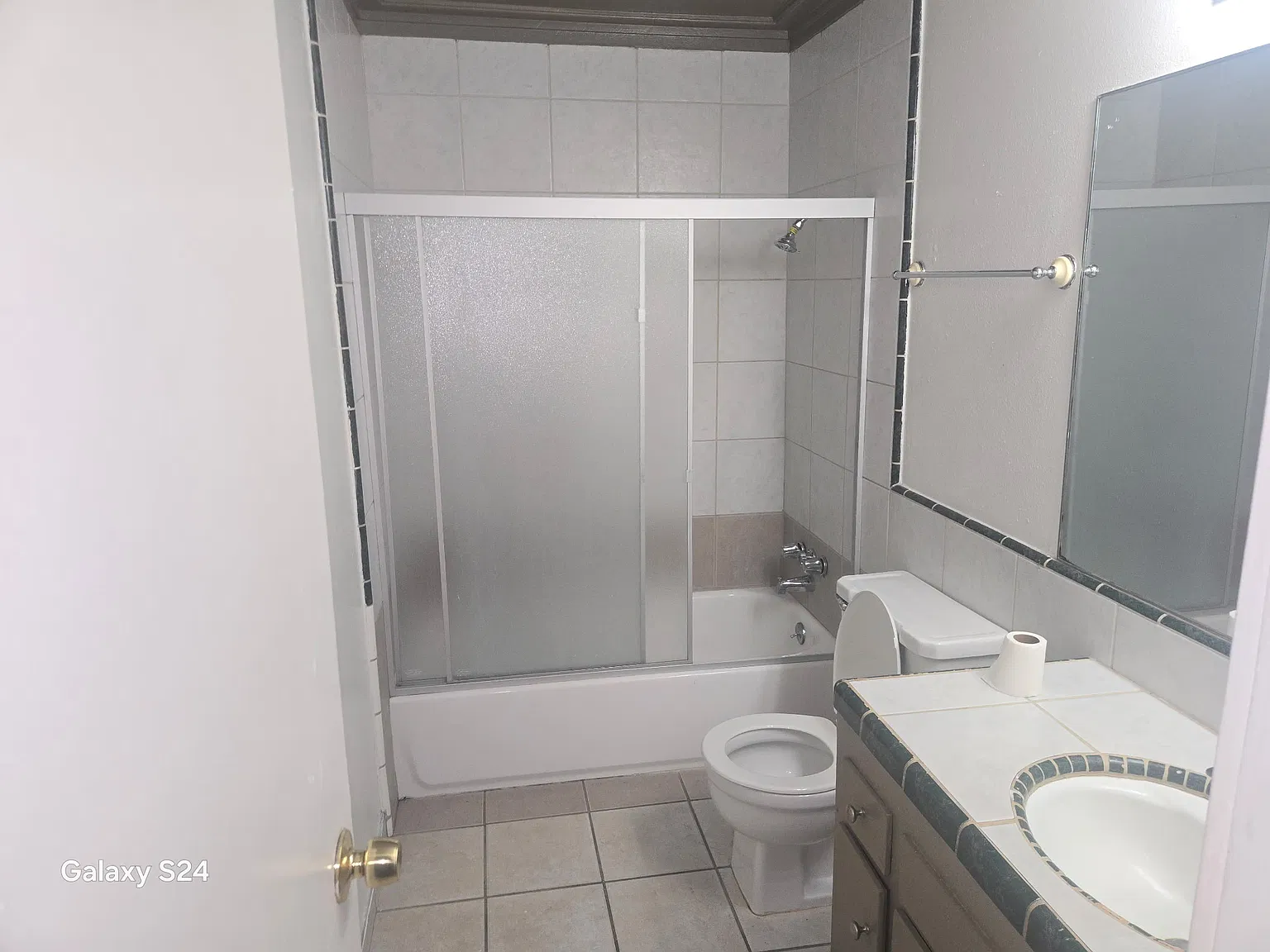 2 bed, 800 sqft, $1,250 — Photo 4