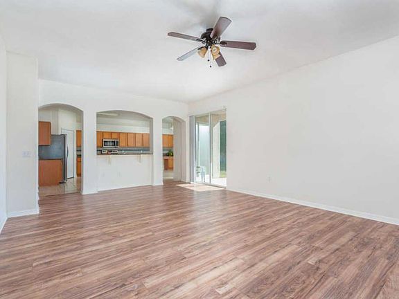 Huge family room off the kitchen 