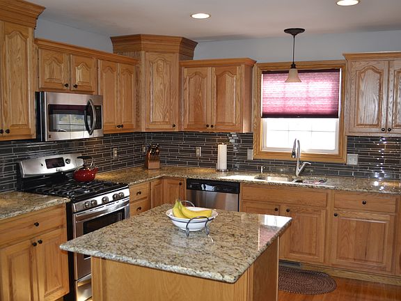 granite & stainless appl.