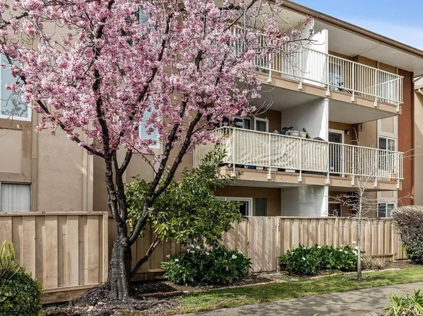 38455 Bronson St APT 224, Fremont, CA 94536