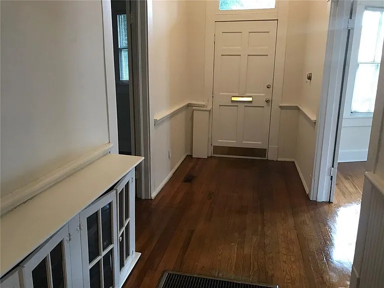 855 Savannah St — Photo 7