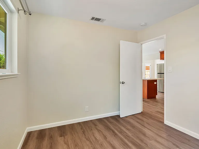 1581 Willowdale Dr — Photo 16