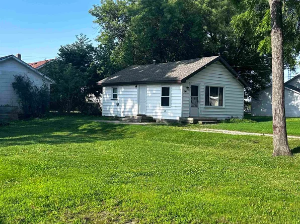 1481 Norton St, Burton, MI 48529