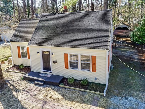 2nd image of 208 Crescent Dr