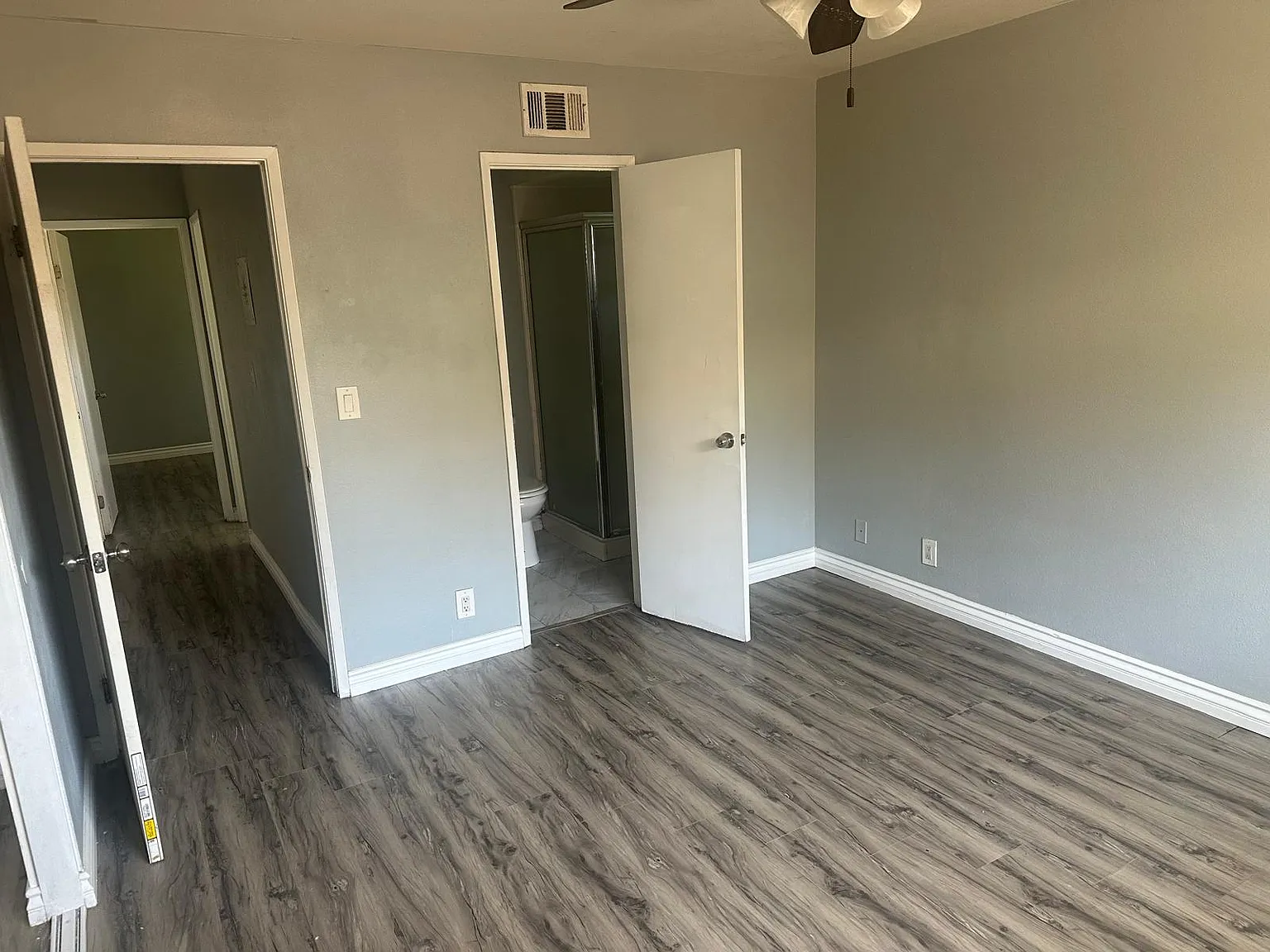 2 bed, 1090 sqft, $2,000 — Photo 2