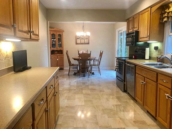 4th image of 870 Carpico Dr NE