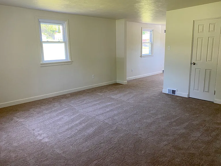 619 Robbins Station Rd — Photo 3