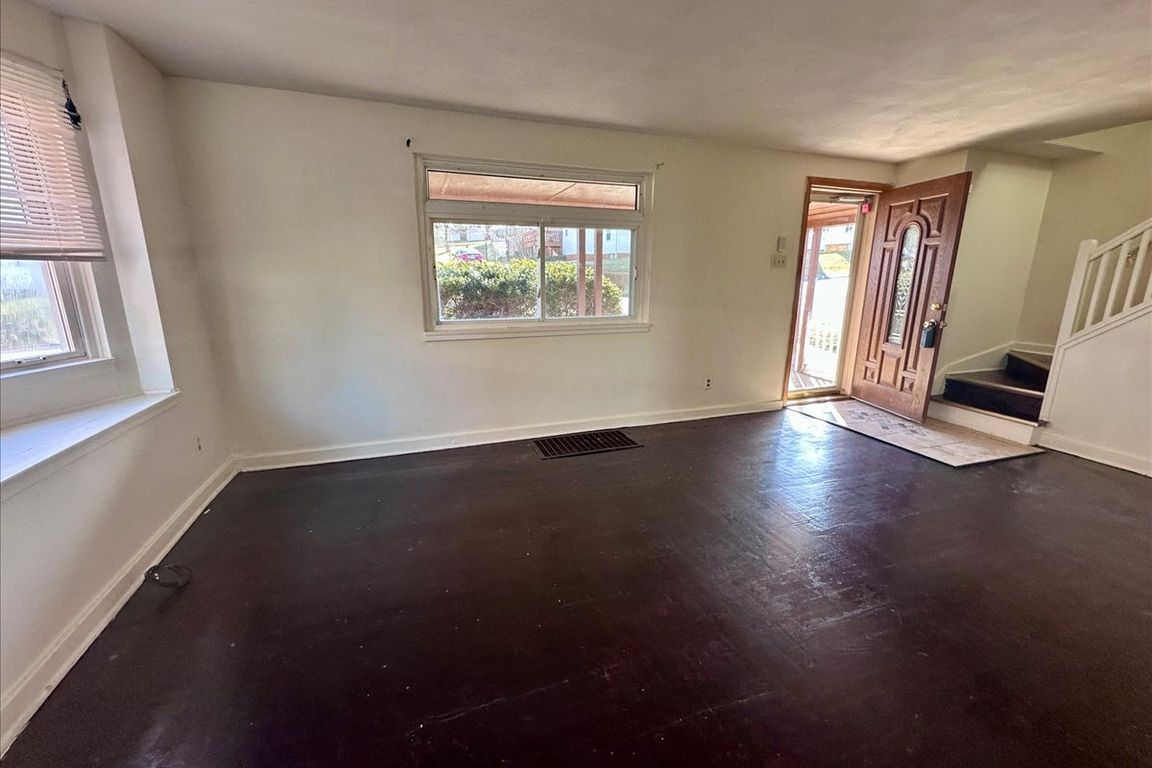 03-Living Room