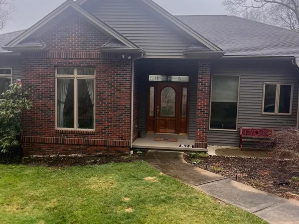656 Baker Dr, Altoona, PA 16601