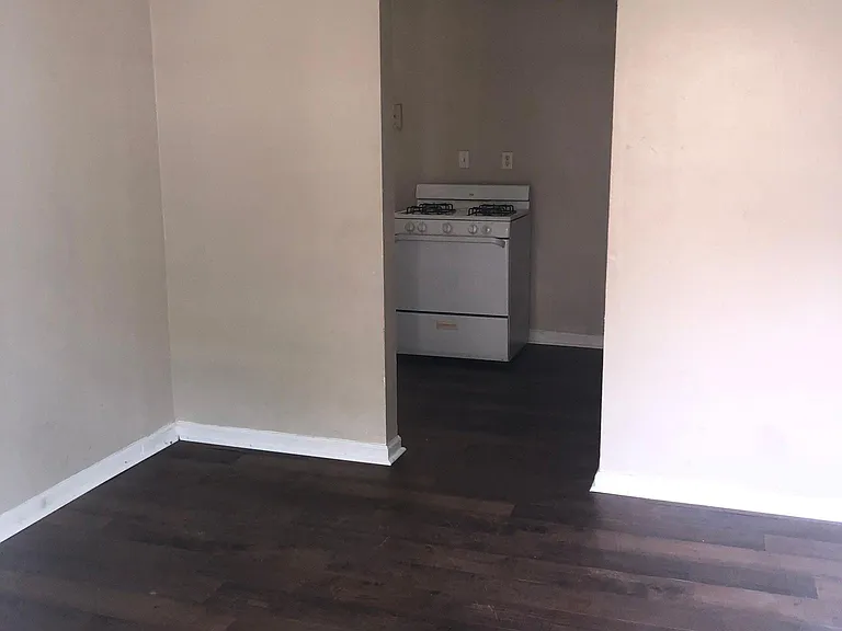 2624 W Muhammad Ali Blvd #2 — Photo 4