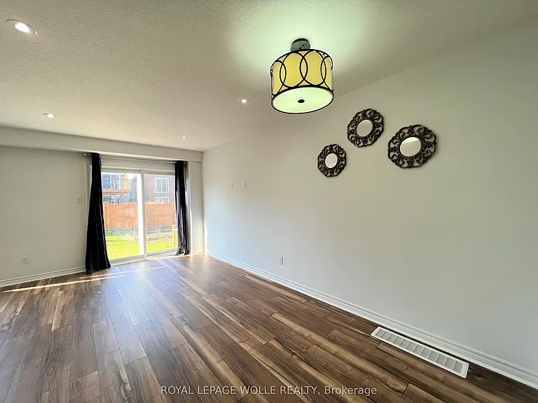 46 Renfrew St — Photo 30