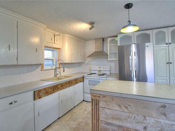 3rd image of 35 Brait St