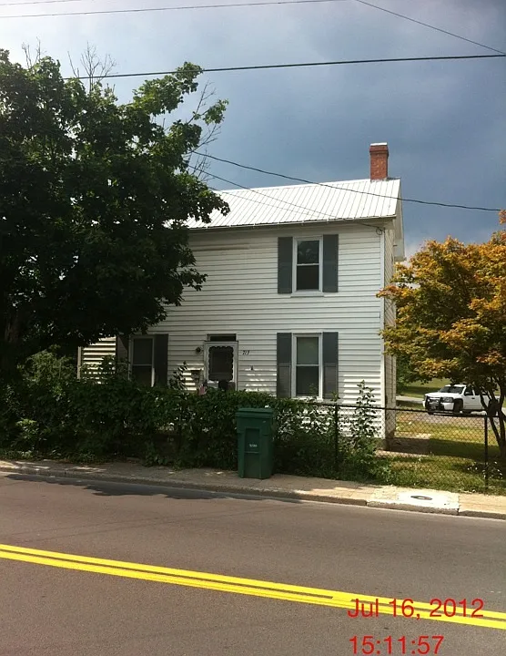 713 E Moler Ave