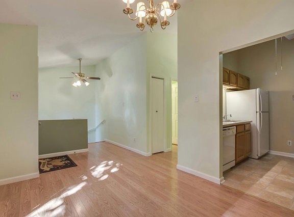 4th image of 8707 Olde Colony Trl APT 11