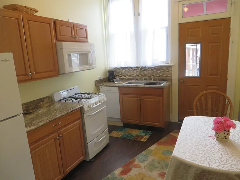 517 W Washington Blvd — Photo 3