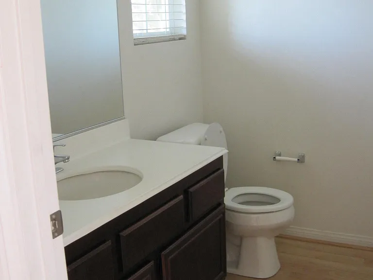 7593 Cloverhill Dr — Photo 11