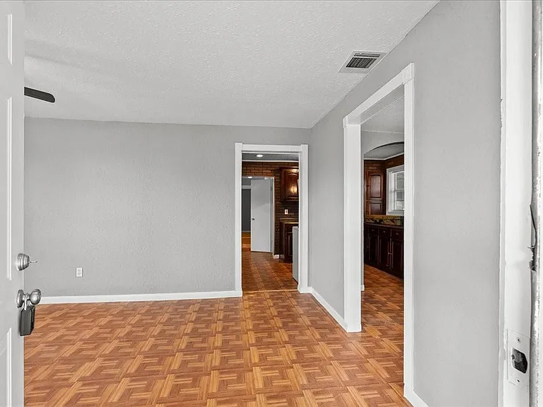 14029 McNair St — Photo 3