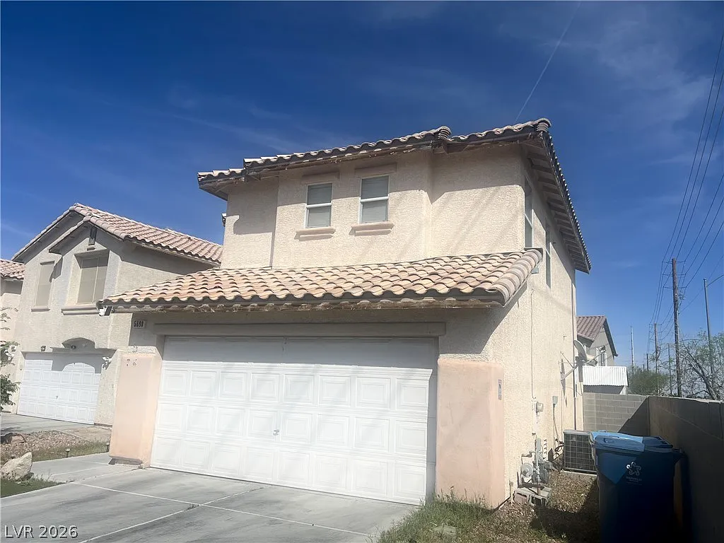 3 bed, 2.5 bath, 1364 sqft, $1,825 — Photo 4