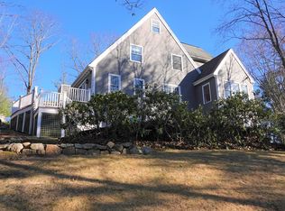 39 Forest St, Manchester, MA 01944