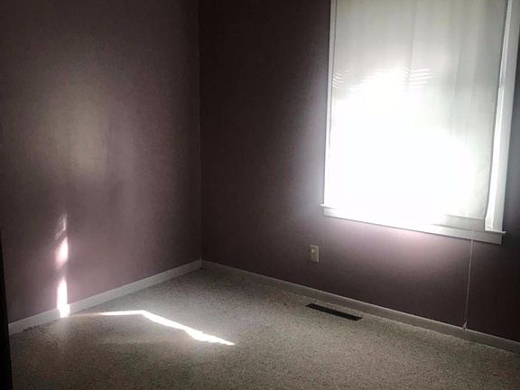 5th image of 501 SE 6th St