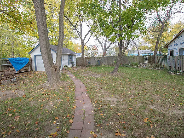 301 W Forest Ave — Photo 37