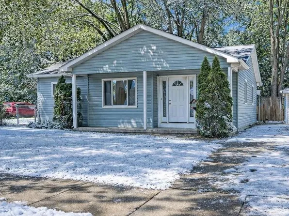 5940 Daniels St, Taylor, MI 48180
